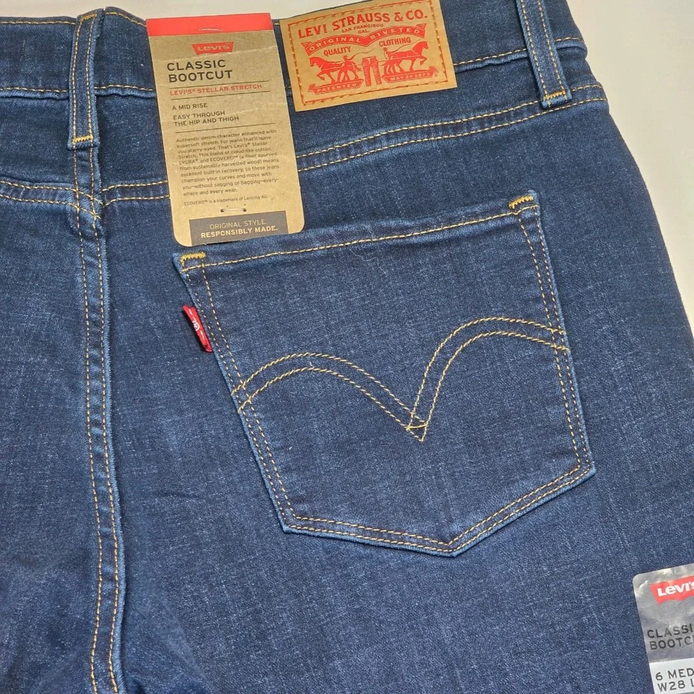 Levis Classic Bootcut Jean Womens 6 Medium W28 L32 Dark Wash Stellar Stretch NEW - Picture 2 of 16